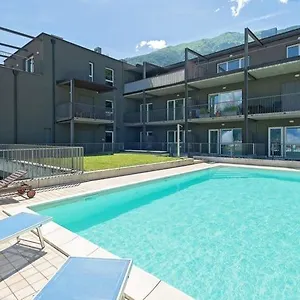 Modern Lake View With Pool Appartement