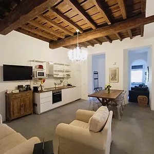 https://la-tua-casa-a-viadelcorso.it-romehotels.com